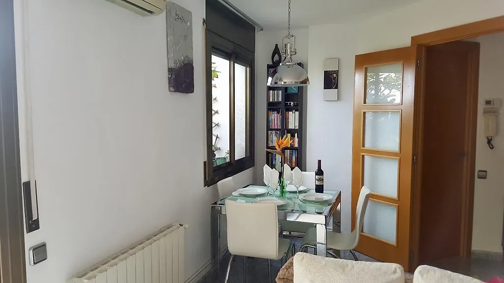 شقة لوسبيتاليت دي يوبريغات  في Penthouse Pujos