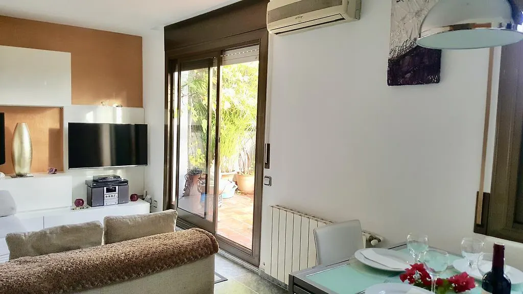 شقة لوسبيتاليت دي يوبريغات  في Penthouse Pujos
